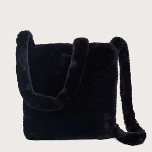 Black fluffy bag (crossbody)